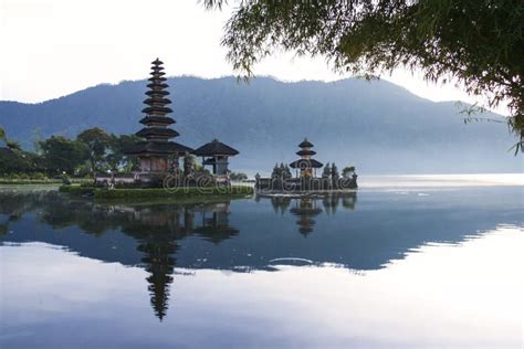 Estátua De Ganesh Em Bali Indonésia Foto de Stock Imagem de religioso