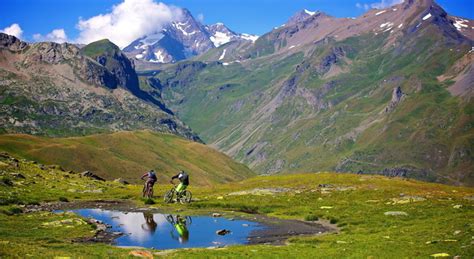 Pedalare Ad Alta Quota Con Vista La Valle DAosta Per Bike Lovers