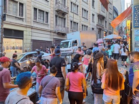 Medo De Apag O Cancela Festa De Anivers Rio Da Rua De Mar O Em Sp