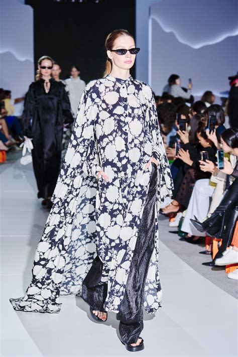 taste of kazakhstan | visa fashion week almaty – Schön! Magazine