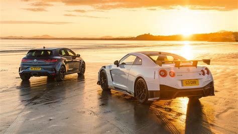 Renault Mégane RS 300 & Nissan GT-R Nismo – pictures | evo