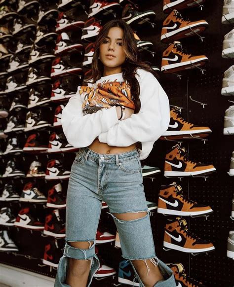 Hot Ella Mendelsohn Legs Photos ThBLOG