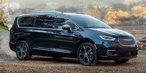 What AWD Minivans Are Available for 2022? - iSeeCars.com