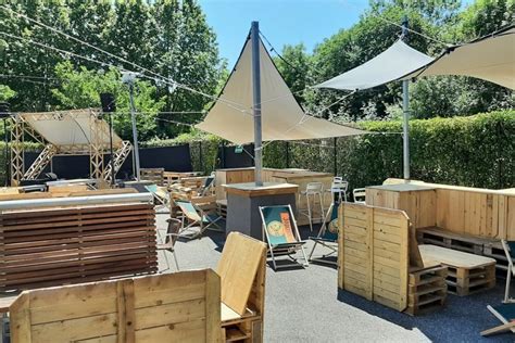Toulouse On Vous Fait D Couvrir Le Petit Bikini Le Grand Bar Ext Rieur De La C L Bre Salle