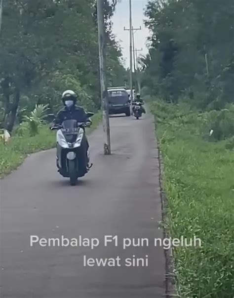 Viral Beberapa Tiang Listrik Berdiri Tegak Di Tengah Jalan Pembalap