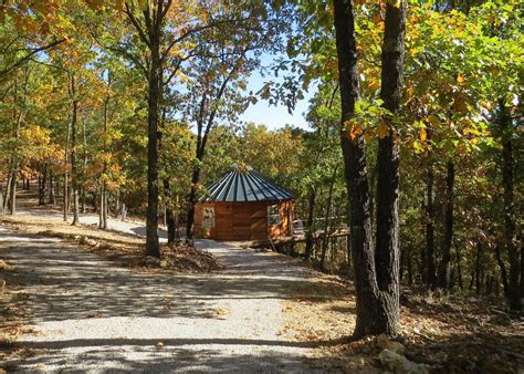 Eureka Springs Treehouses, Hobbit Caves & Castles, Eureka Springs