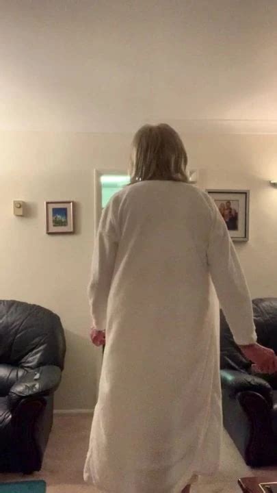 Kazzie In The Lounge British Shemale Amateur Amateur Porn Xhamster