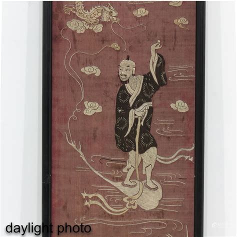 51BidLive A Framed Silk Embroidered Chinese Textile