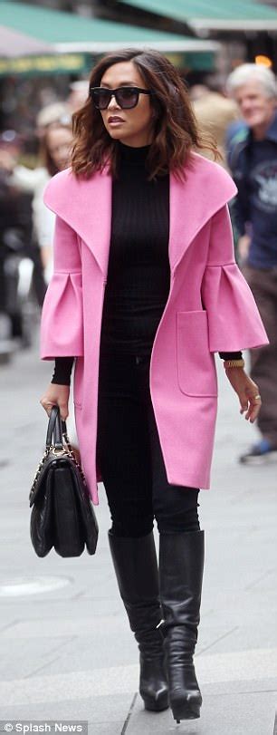 Myleene Klass Flaunts Tiny Waist In A Leopard Print Bikini Daily Mail Online