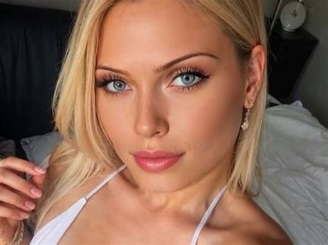 Dziewczyny W Bikini Joe Monster