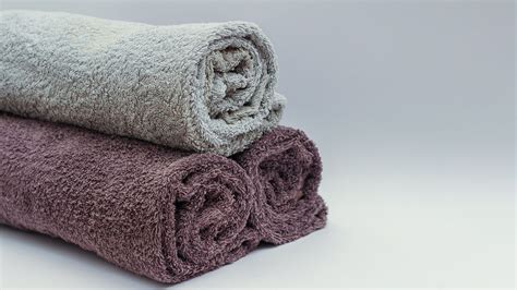 towels  bathrobes    rid   damp smell   trick