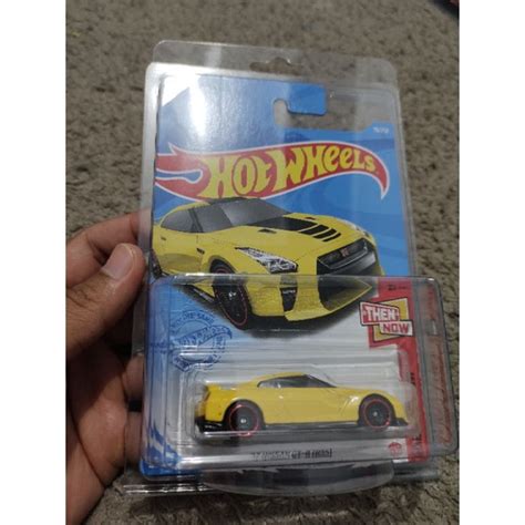Jual HOT WHEELS NISSAN GTR R KUNING Shopee Indonesia