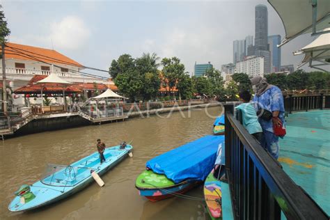 DELAPAN TAMAN KOTA DI SURABAYA DIBUKA KEMBALI ANTARA Foto