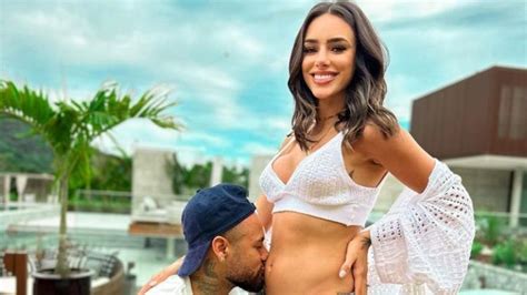 Bruna Biancardi Gr Vida De Neymar Mostra Antes E Depois De Barriga