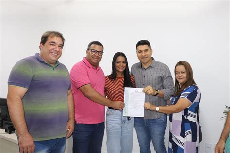 GESTÃO MUNICIPAL REALIZA ENTREGA DE TÍTULO DE LEGITIMAÇÃO FUNDIÁRIA