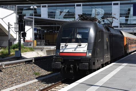 BERLIN 23 06 2019 MRCE Lok ES 64 U2 097 Vor Einem FlixTrain Nach