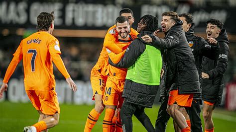 El Valencia Cf Sufre Para Pasar A Octavos De La Copa Del Rey