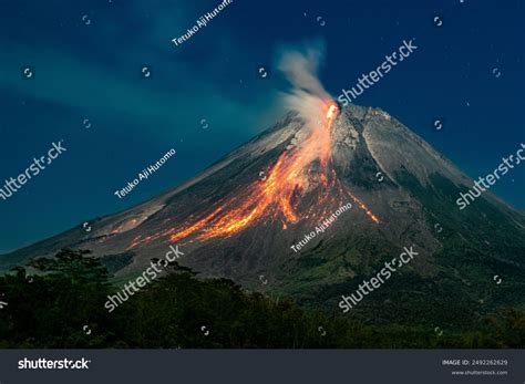 Volcano Gunung Merapi Emits Lava Hot Stock Photo 2492262629 Shutterstock
