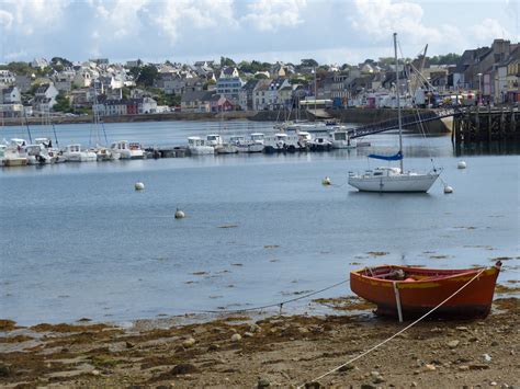 La Ville Charmante De Camaret Bateaux Transport Camaret Sur Mer