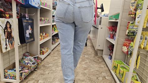 Absolute Gorgeous Ebony Fat Ass W Nice Pedi Tight Jeans Forum