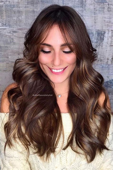 23 Chic Curtain Bangs For Wavy Hair That Are Trending Right Now