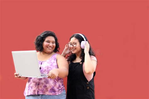 Year Old Fat Brunette Latina Woman Uses Her Cell Phone To Send Messages Shop And Date