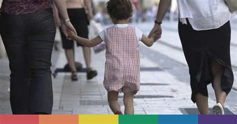 Cade l ultimo tabù adozioni per i gay legali in tutti gli Usa