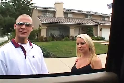 Carolyn Reese é uma milf amante de pau em proeza térmica Carolyn Reese Justice Young Perv