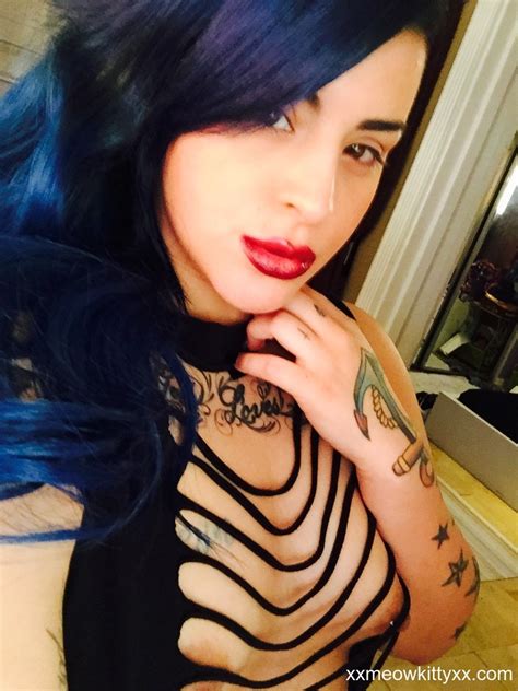 Slutty Big Ass Babe Natasha Poses Around Her Home For Local Photographer 15 Photos