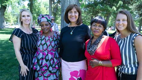 Unhcr Women Of The World Helps Refugees Adjust To Life In Us