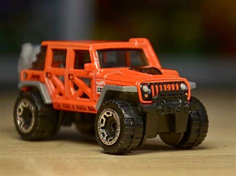 Hot Wheels Модель 17 Jeep Wrangler отзывы