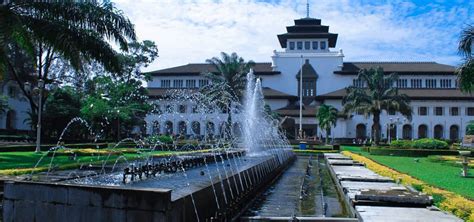 Gedung Sate Bandung Sejarah Fungsi Keindahan Arsitektur