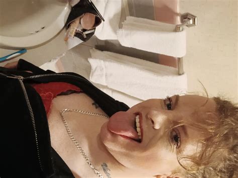 Got A Motel For The Night 8 Nude Pics XHamster