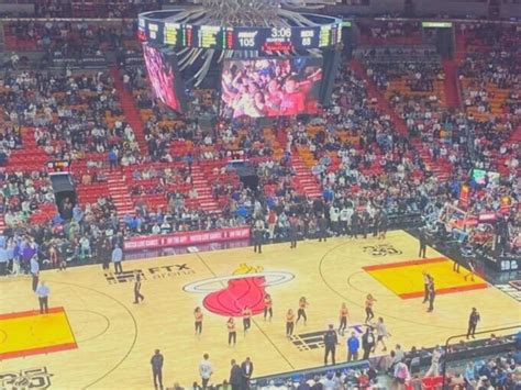 Miami Billet Pour Un Match De Basket Du Miami Heat Au Kaseya Center