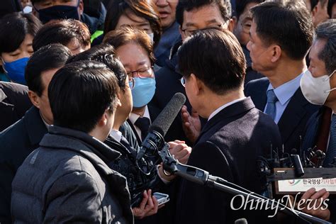 이재명 더불어민주당 대표가 성남fc 후원금 의혹과 오마이포토