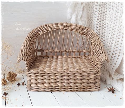 Плетеная мебель для кукол из газетных трубочек 95 фото