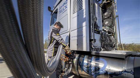 Mercedes Benz Genh Hydrogen Truck Completes Record Run More Than