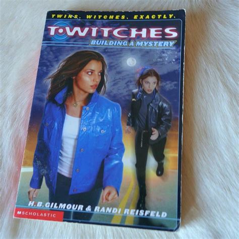 Amazon.com: Building A Mystery (Twitches #2): 9780439240710: H. B