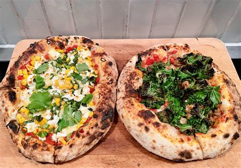 Couple of sourdough pies : r/Pizza