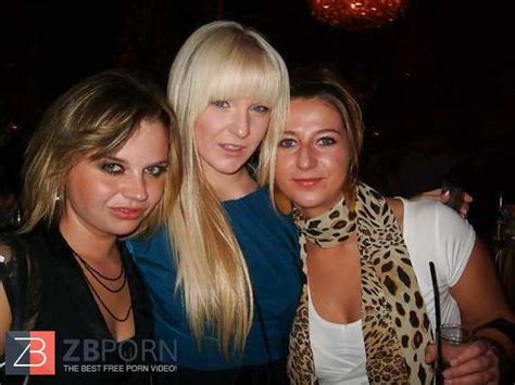 Welche Ist Geiler Which One Is Sexier Two ZB Porn