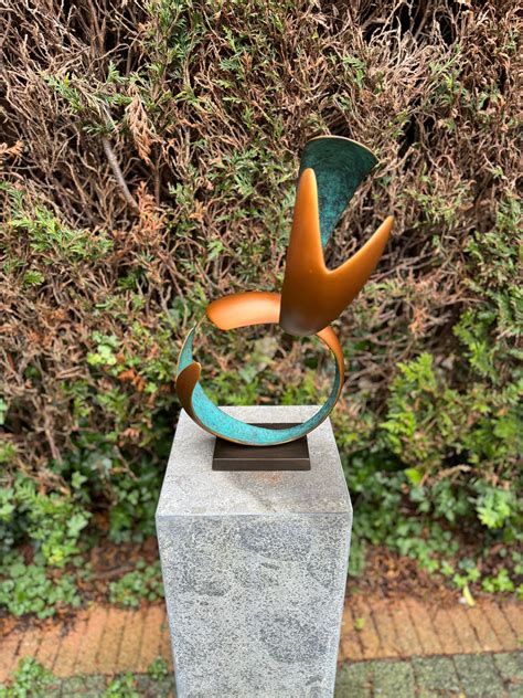 Bronze Modern Sculpture Garden Statue Garden Decoration Office Garden