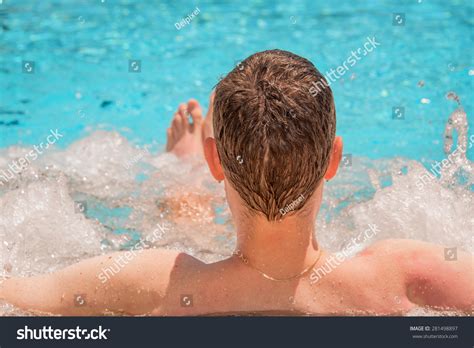 2 984 Men Hot Tub Images Stock Photos Vectors Shutterstock