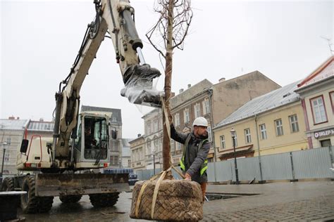 Bielsko Bia A Specjalne Zam Wienie Ju Na Placu Wojska Polskiego