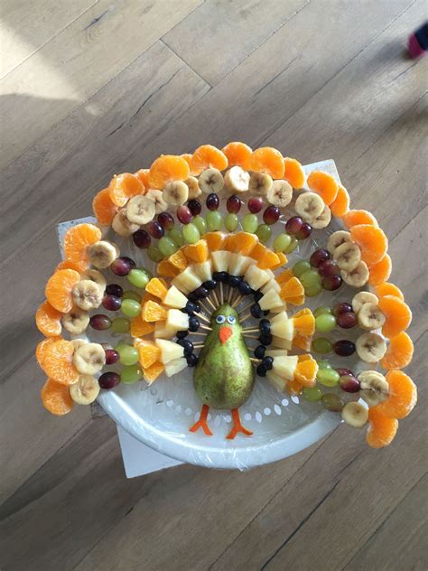 Idée Présentation Fruits En Forme De Paon Pour Goûter Anniversaire