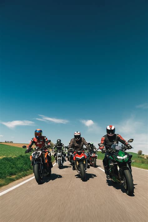 Hyper Naked Bike Vergleich Ducati Streetfighter V S