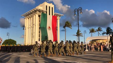 Mega desfile en Veracruz por los 201 años de la creación de la Armada