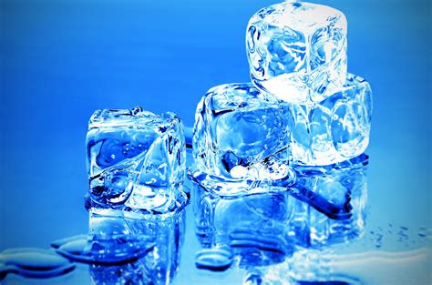 Растворить лед соленой водой