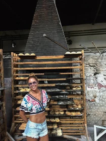 La Impactante Foto De Lucero En Bikini A Punto De Cumplir A Os As Se Mantiene En Forma