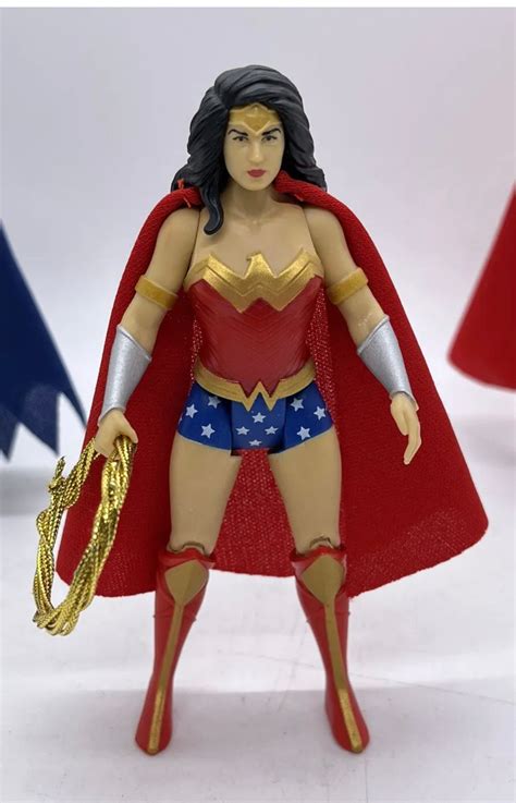 Wonder Woman Red Cape W Lasso Thecapemaster