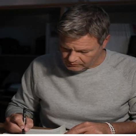 Tech-Milliardär Elon Musk greift Kanzlerkandidat der Grünen auf X an